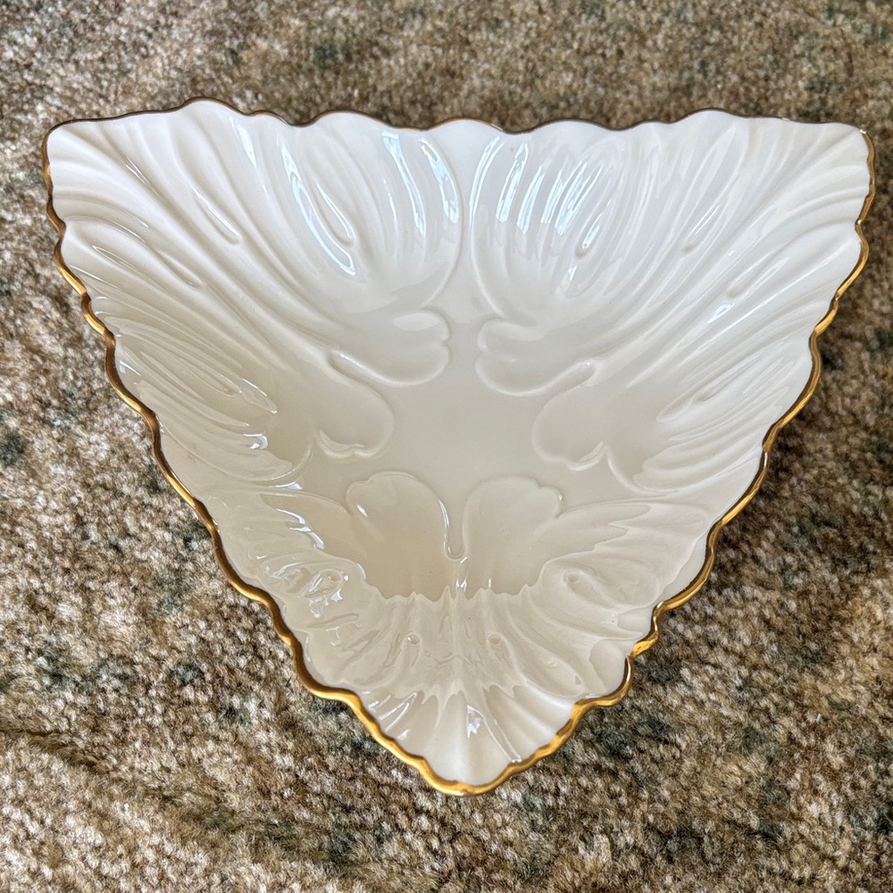 Lenox Cream and Gold Leaf Triangular Bowl